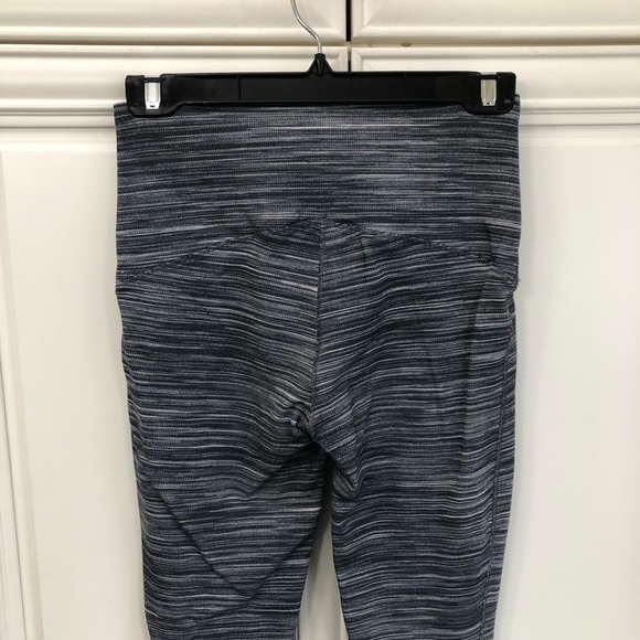 Ivivva by Lululemon high waisted girls crop leggings - Picture 5 of 9